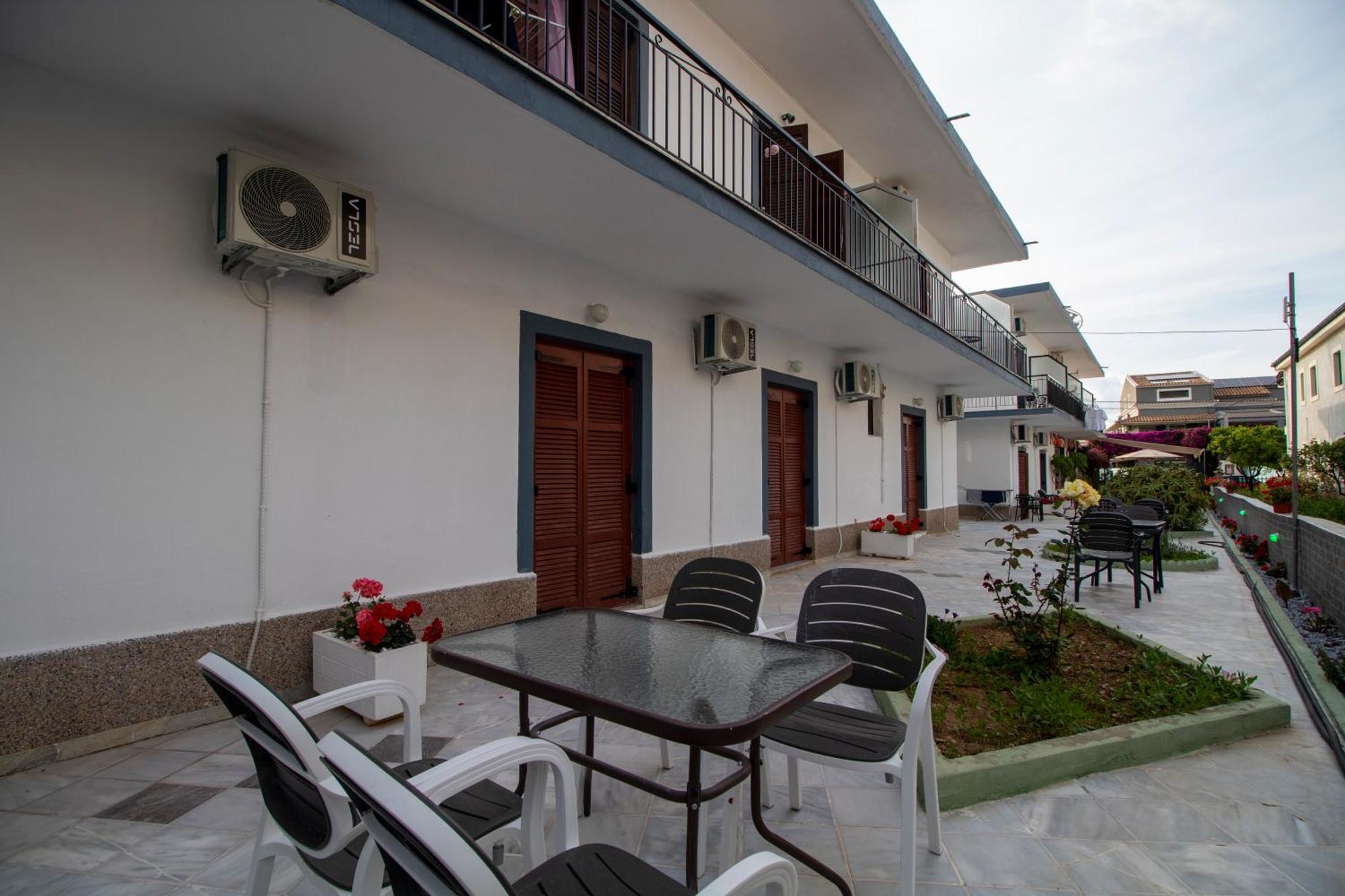 Harrys Bar & * Acharavi (Corfu)