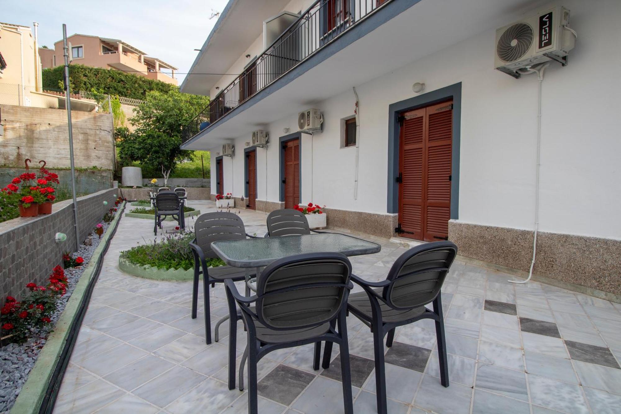 Harrys Bar & * Acharavi (Corfu)
